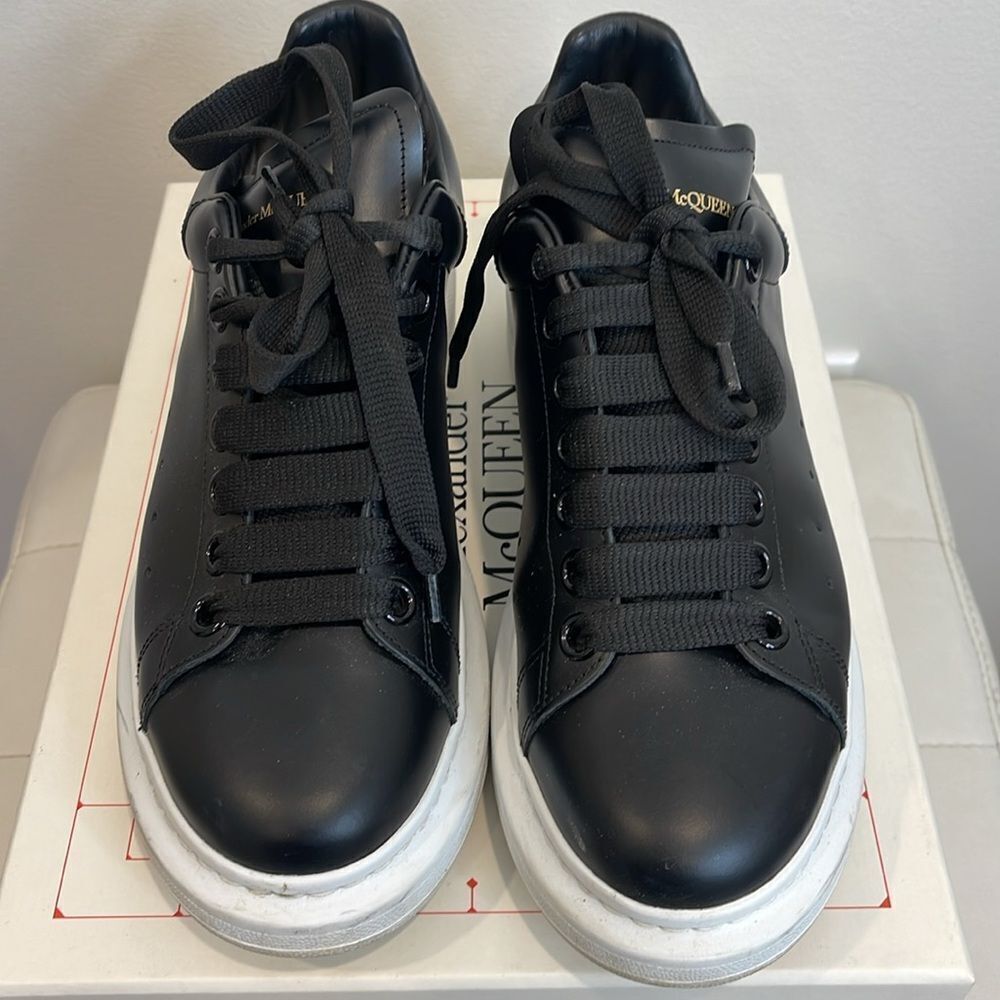Black & White Alexander McQueen Oversized Sneaker size 39 - Picture 4 of 9